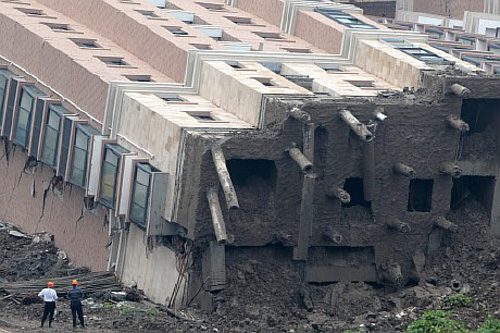 footings of building collapse